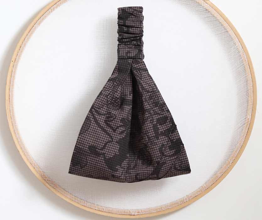 bandeau cheveux en coton léger, tissus à motifs brun et noir