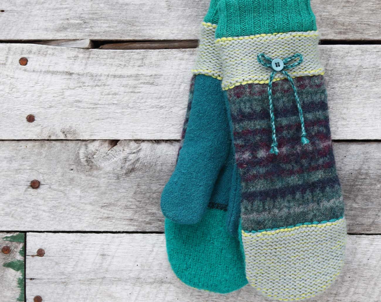 mitaines chaudes en laine pour femme couleur turquoise style patchwork fait main au Québec